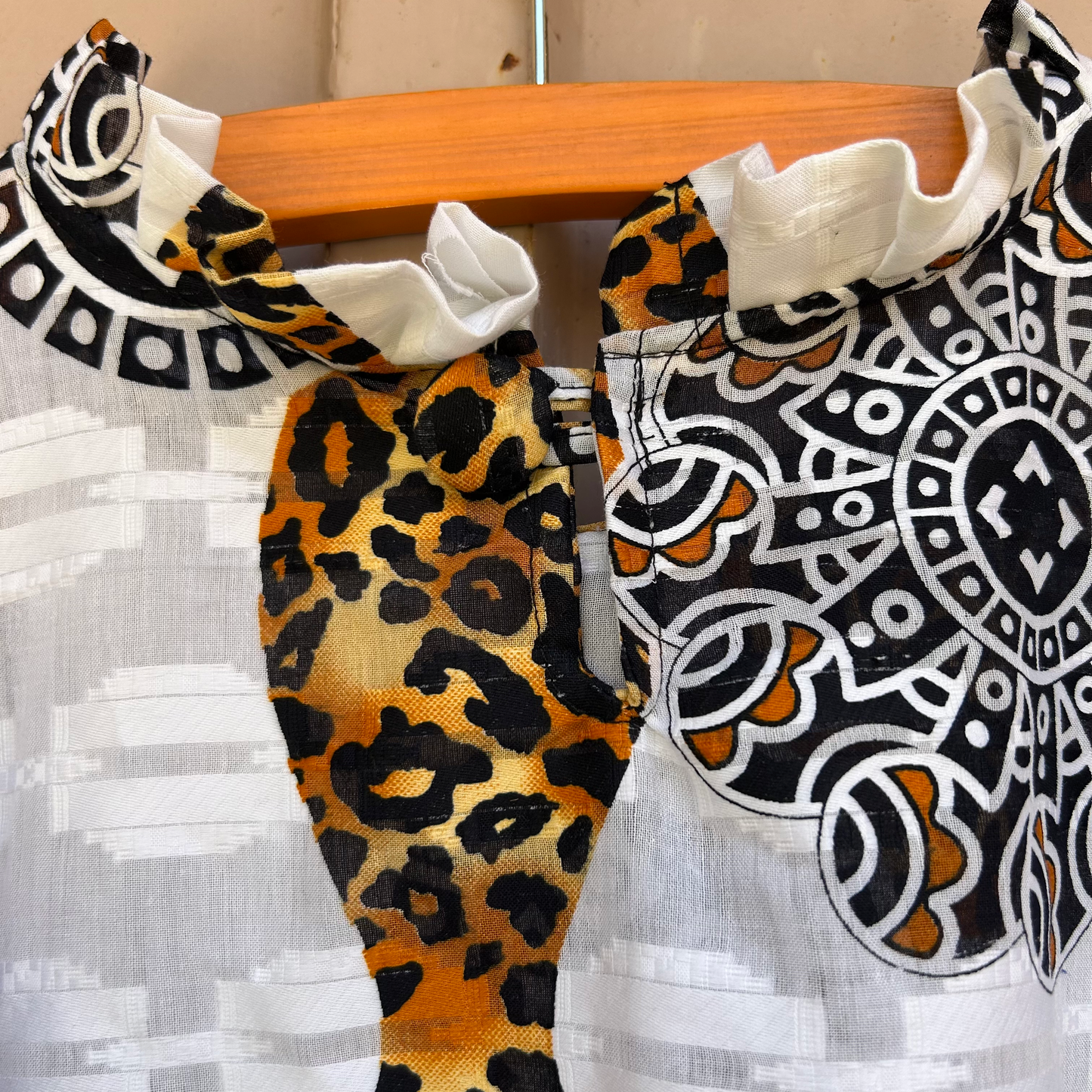 レオパード織柄トップス