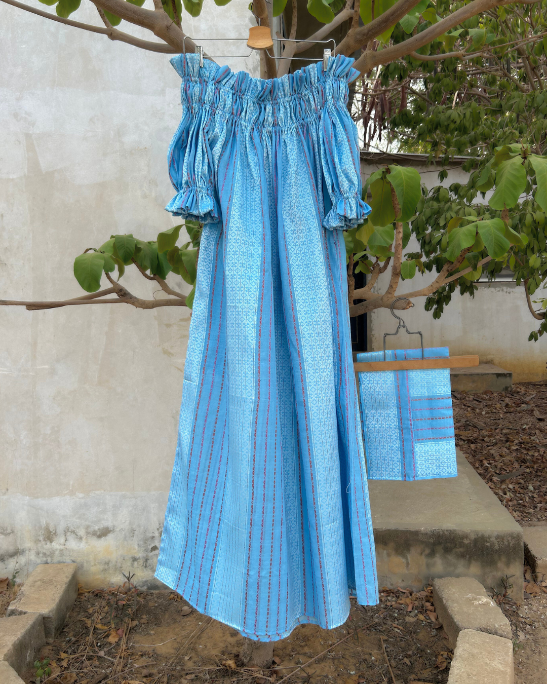 Decollete Dress (Size M/L)