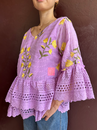 Back open frill top (motif)