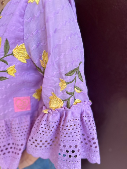 Back open frill top (motif)